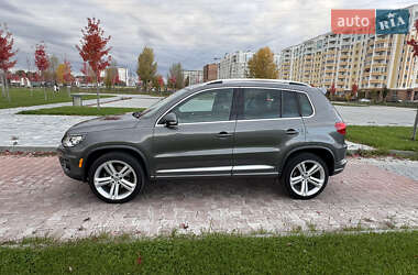 Внедорожник / Кроссовер Volkswagen Tiguan 2016 в Буче