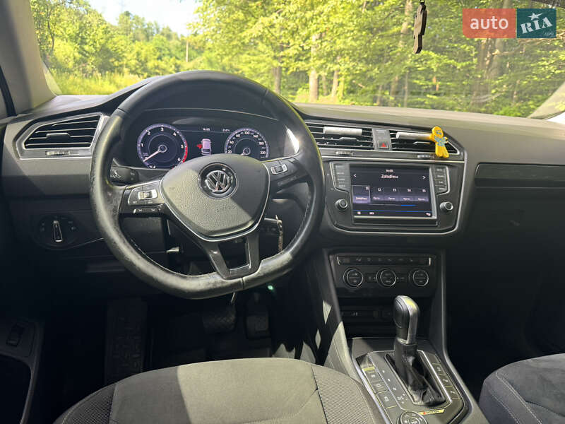 Внедорожник / Кроссовер Volkswagen Tiguan 2017 в Иршаве