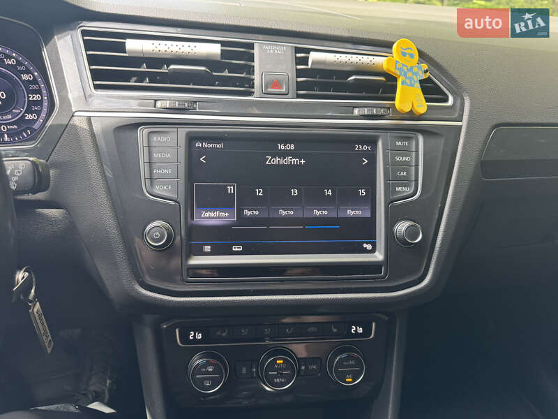 Внедорожник / Кроссовер Volkswagen Tiguan 2017 в Иршаве