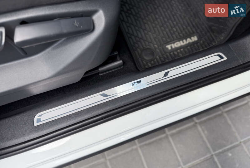 Внедорожник / Кроссовер Volkswagen Tiguan 2019 в Львове фото 56 Внедорожник / Кроссовер Volkswagen Tiguan 2019 в Львове