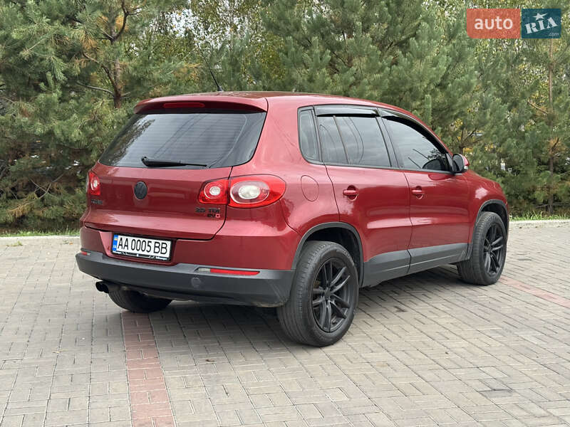 Внедорожник / Кроссовер Volkswagen Tiguan 2008 в Киеве