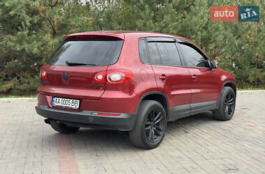 Внедорожник / Кроссовер Volkswagen Tiguan 2008 в 