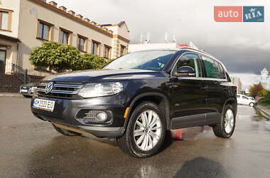 Внедорожник / Кроссовер Volkswagen Tiguan 2011 в Софиевской Борщаговке