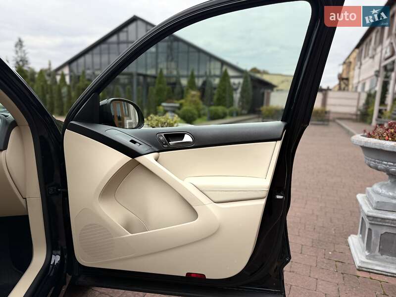 Внедорожник / Кроссовер Volkswagen Tiguan 2017 в Стрые