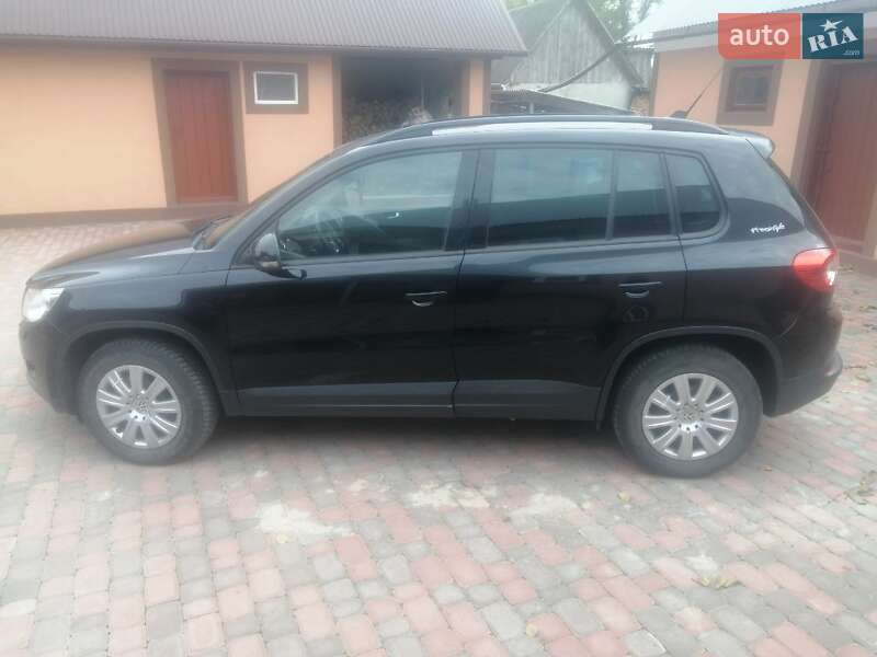 Позашляховик / Кросовер Volkswagen Tiguan 2011 в Скалаті