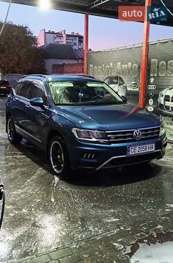 Внедорожник / Кроссовер Volkswagen Tiguan 2017 в Черновцах