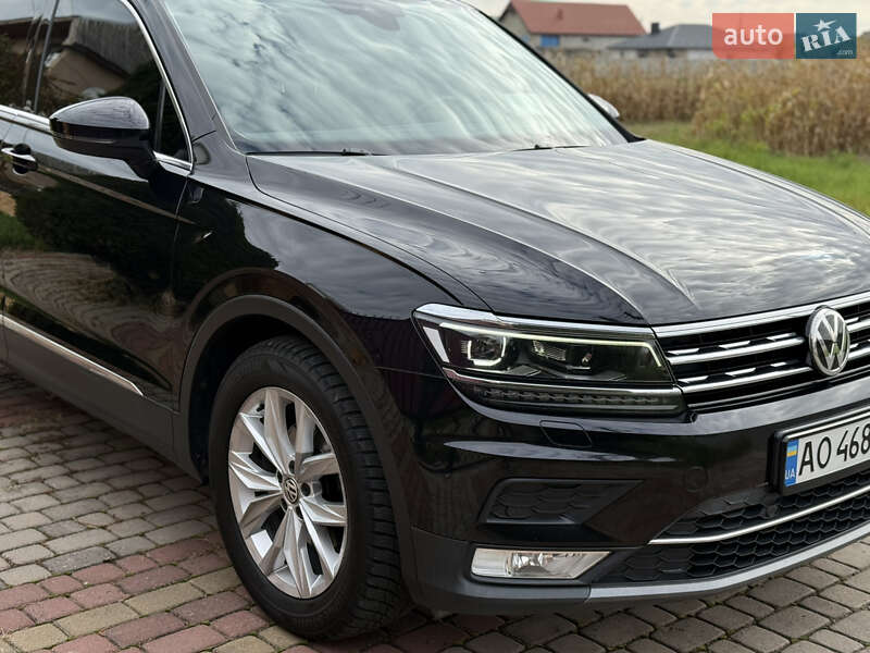 Внедорожник / Кроссовер Volkswagen Tiguan 2017 в Ужгороде