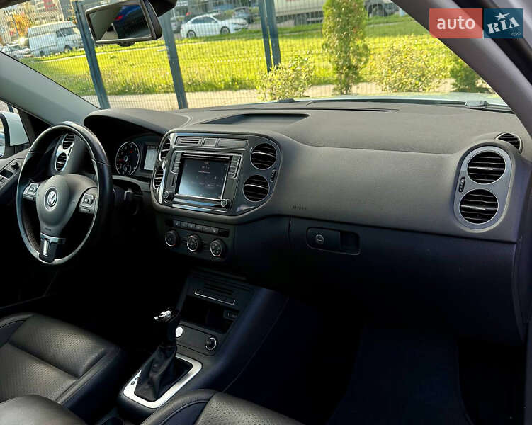 Позашляховик / Кросовер Volkswagen Tiguan 2016 в Києві