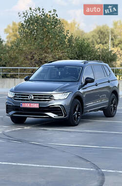 Внедорожник / Кроссовер Volkswagen Tiguan 2020 в Киеве
