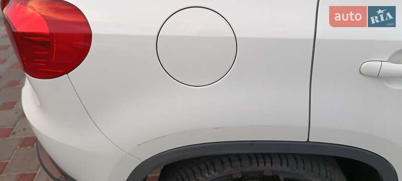 Внедорожник / Кроссовер Volkswagen Tiguan 2015 в Запорожье