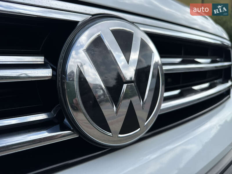 Внедорожник / Кроссовер Volkswagen Tiguan 2017 в Львове