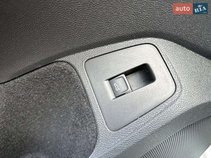 Внедорожник / Кроссовер Volkswagen Tiguan 2017 в Львове