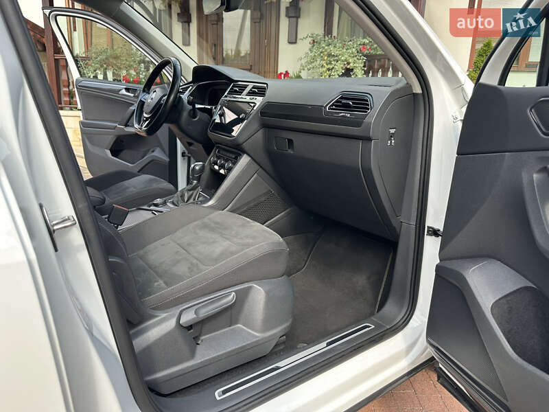 Внедорожник / Кроссовер Volkswagen Tiguan 2017 в Львове