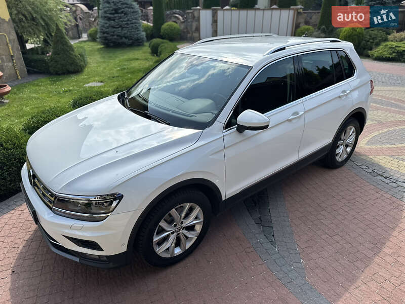 Внедорожник / Кроссовер Volkswagen Tiguan 2017 в Львове