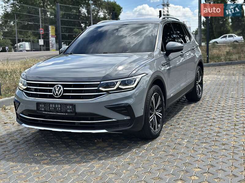 Внедорожник / Кроссовер Volkswagen Tiguan 2022 в Одессе