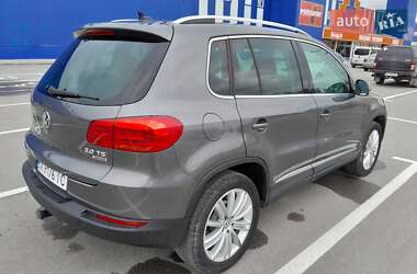 Внедорожник / Кроссовер Volkswagen Tiguan 2012 в 