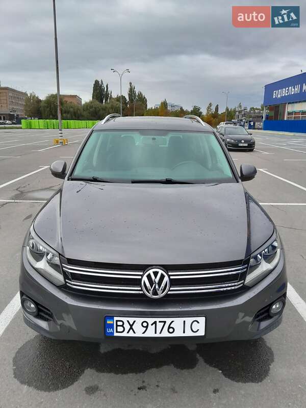Позашляховик / Кросовер Volkswagen Tiguan 2012 в Кам'янець-Подільському