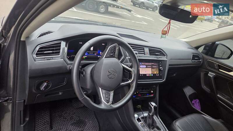 Внедорожник / Кроссовер Volkswagen Tiguan 2022 в Вишневом фото 15 Внедорожник / Кроссовер Volkswagen Tiguan 2022 в Вишневом
