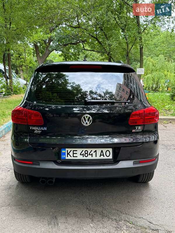Внедорожник / Кроссовер Volkswagen Tiguan 2015 в Днепре
