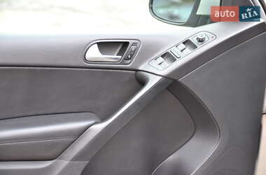 Внедорожник / Кроссовер Volkswagen Tiguan 2012 в 