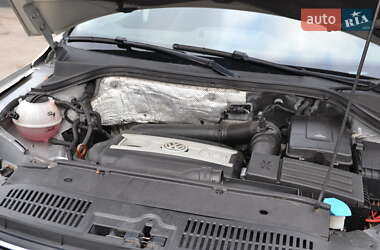 Внедорожник / Кроссовер Volkswagen Tiguan 2012 в 