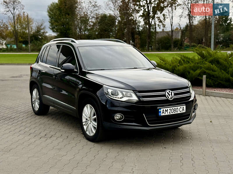 Внедорожник / Кроссовер Volkswagen Tiguan 2012 в 