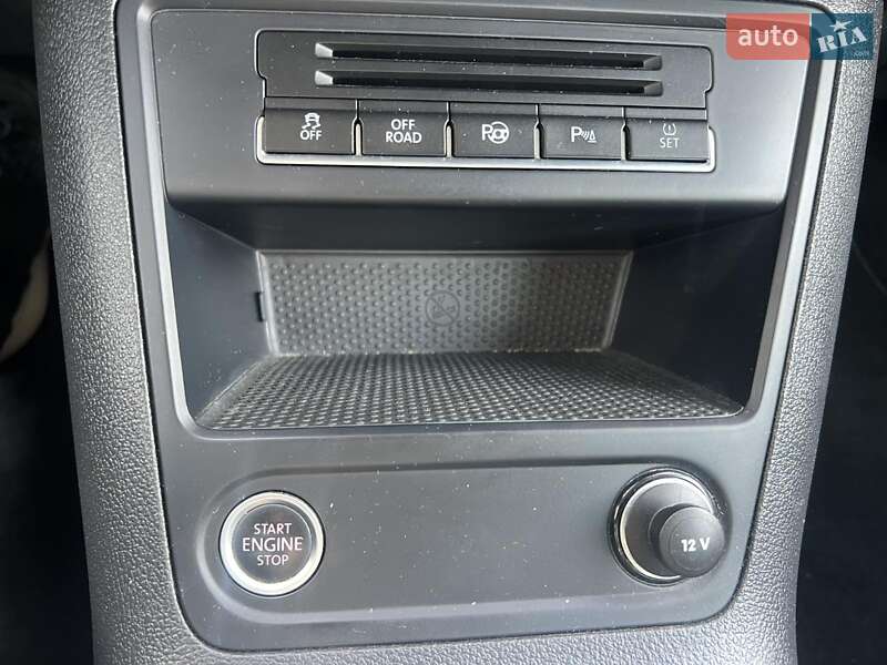 Внедорожник / Кроссовер Volkswagen Tiguan 2011 в Киеве