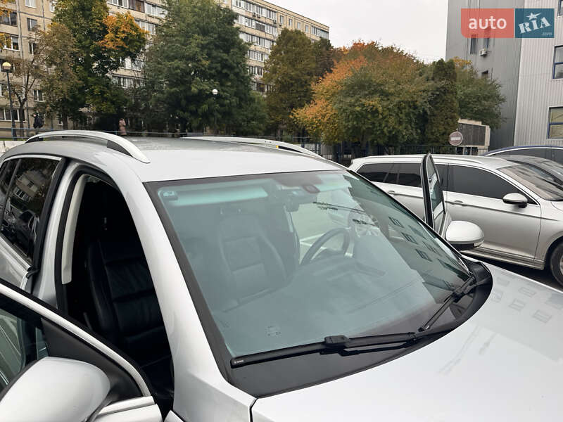 Внедорожник / Кроссовер Volkswagen Tiguan 2015 в Киеве