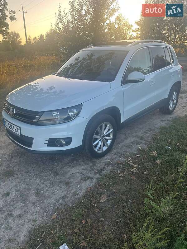 Позашляховик / Кросовер Volkswagen Tiguan 2016 в Ірпені