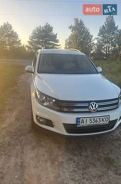 Внедорожник / Кроссовер Volkswagen Tiguan 2016 в 