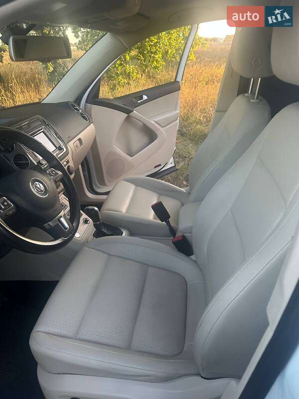 Позашляховик / Кросовер Volkswagen Tiguan 2016 в Ірпені