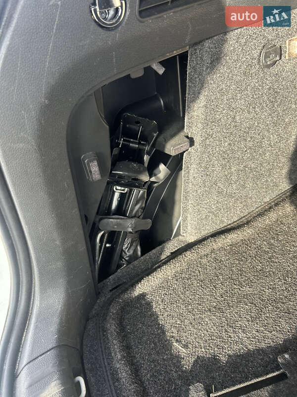 Внедорожник / Кроссовер Volkswagen Tiguan 2016 в Ровно фото 15 Внедорожник / Кроссовер Volkswagen Tiguan 2016 в Ровно