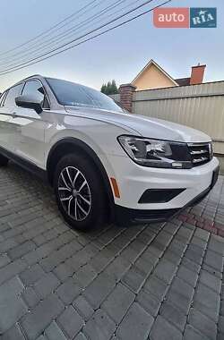 Внедорожник / Кроссовер Volkswagen Tiguan 2020 в 