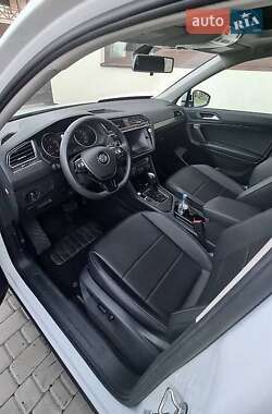 Внедорожник / Кроссовер Volkswagen Tiguan 2020 в 