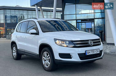 Позашляховик / Кросовер Volkswagen Tiguan 2015 в Києві Позашляховик / Кросовер Volkswagen Tiguan 2015 в Києві
