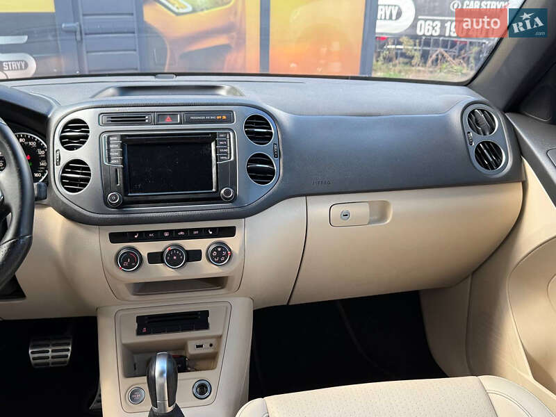 Позашляховик / Кросовер Volkswagen Tiguan 2015 в Стрию