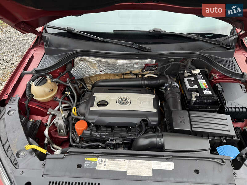 Внедорожник / Кроссовер Volkswagen Tiguan 2015 в Полтаве