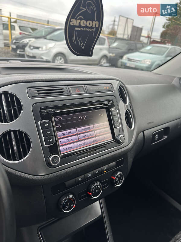 Внедорожник / Кроссовер Volkswagen Tiguan 2015 в Полтаве