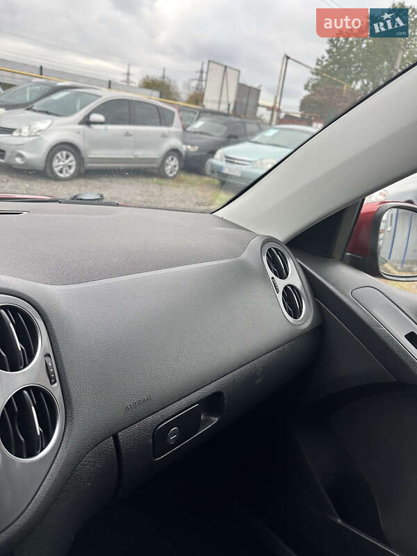 Внедорожник / Кроссовер Volkswagen Tiguan 2015 в Полтаве