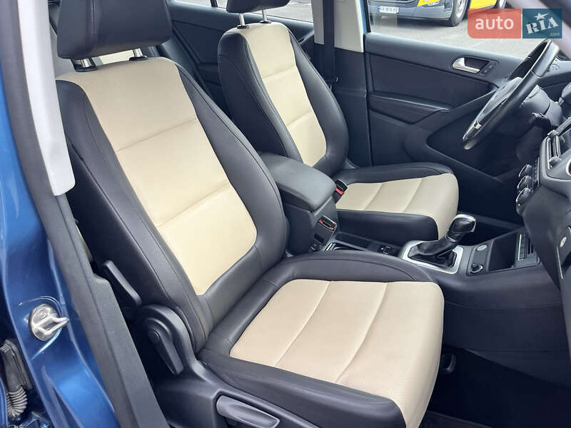 Позашляховик / Кросовер Volkswagen Tiguan 2016 в Василькові