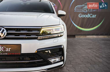Внедорожник / Кроссовер Volkswagen Tiguan 2016 в 