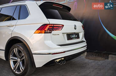 Внедорожник / Кроссовер Volkswagen Tiguan 2016 в 
