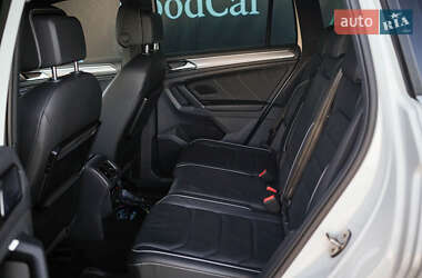 Внедорожник / Кроссовер Volkswagen Tiguan 2016 в 