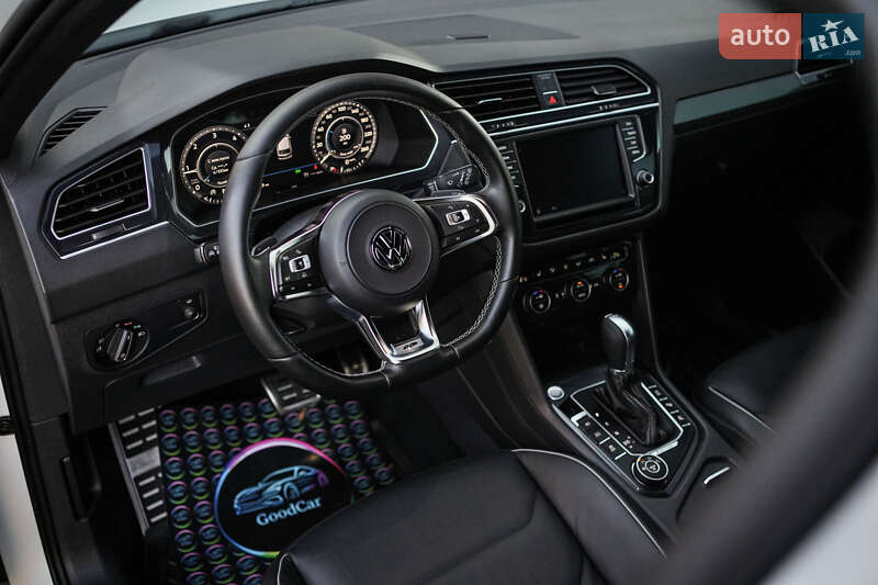 Внедорожник / Кроссовер Volkswagen Tiguan 2016 в Луцке