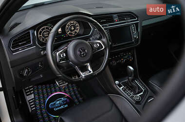 Внедорожник / Кроссовер Volkswagen Tiguan 2016 в 