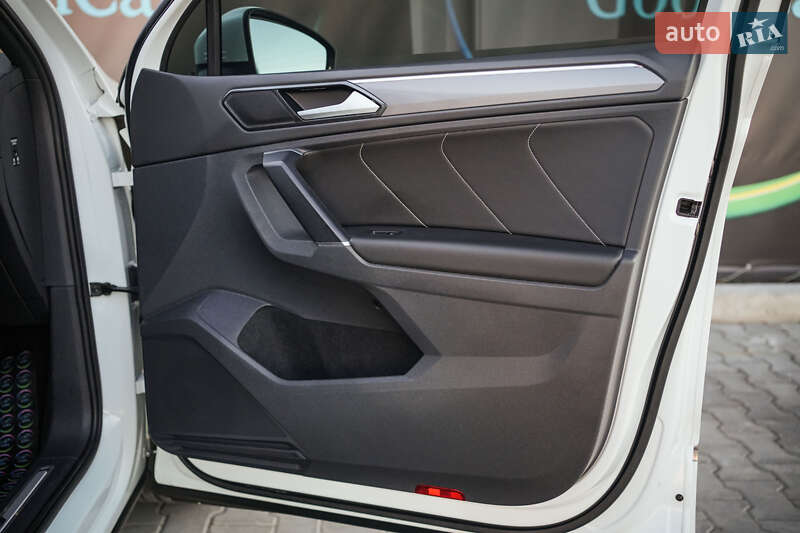 Внедорожник / Кроссовер Volkswagen Tiguan 2016 в Луцке