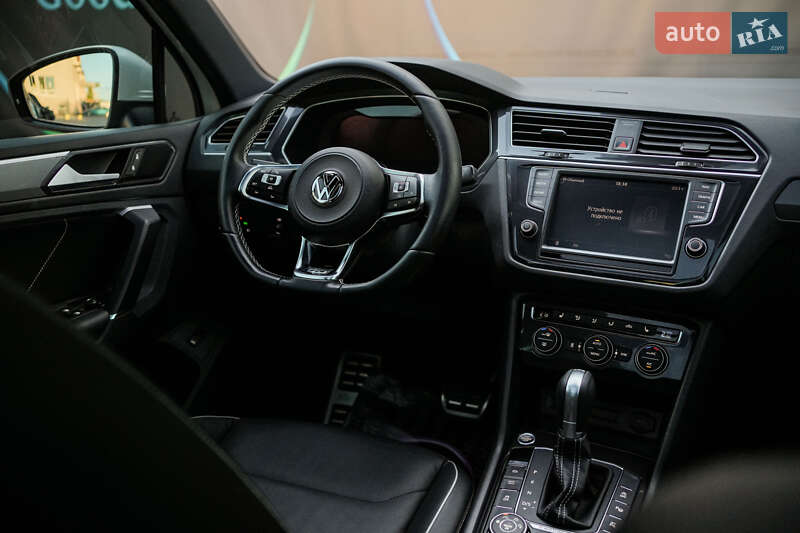 Внедорожник / Кроссовер Volkswagen Tiguan 2016 в Луцке