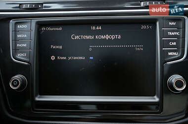 Внедорожник / Кроссовер Volkswagen Tiguan 2016 в 