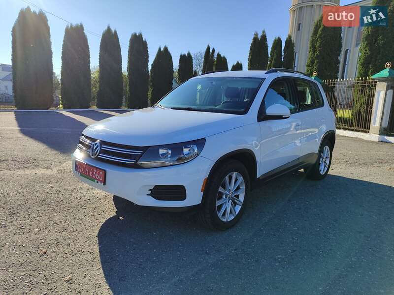 Внедорожник / Кроссовер Volkswagen Tiguan 2017 в Дубно
