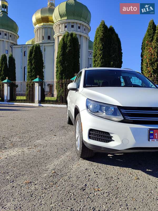 Внедорожник / Кроссовер Volkswagen Tiguan 2017 в Дубно